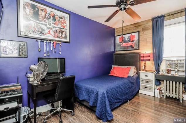 248 Clinton Ave, Bergenfield NJ 07621-3203 exterior