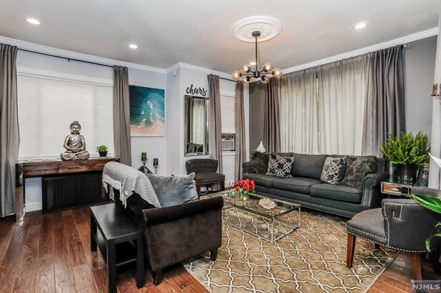 248 Clinton Ave, Bergenfield NJ 07621-3203 exterior