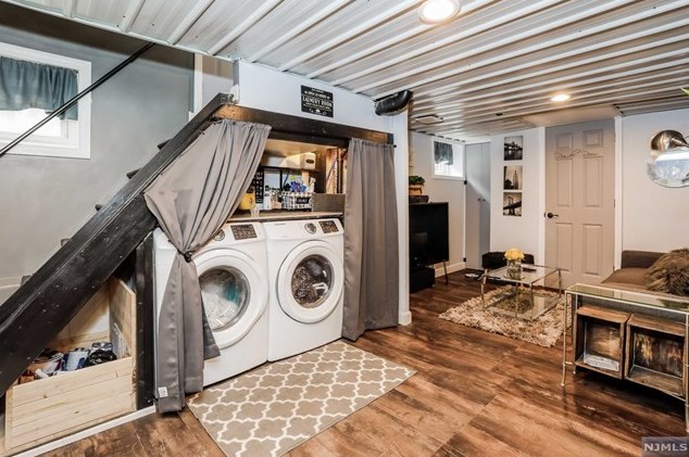 248 Clinton Ave, Bergenfield NJ 07621-3203 exterior