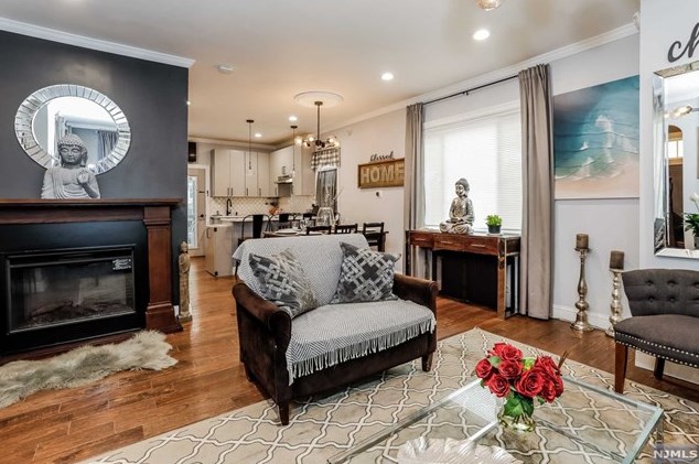 248 Clinton Ave, Bergenfield NJ 07621-3203 exterior