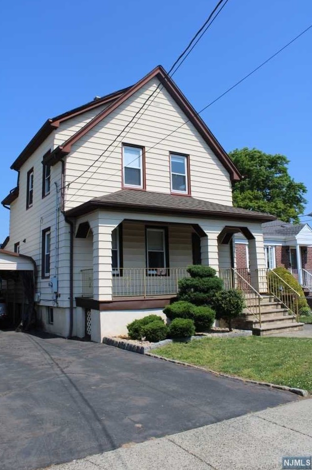 449 Willow Ave, Lyndhurst, NJ 07071