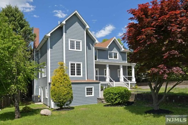 127 Prospect St, Midland Pk, NJ 07432-1685