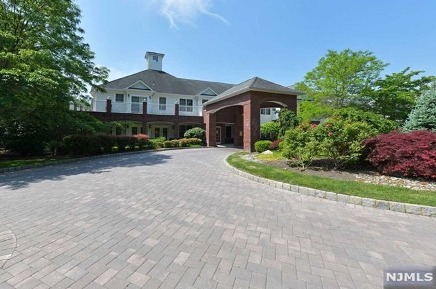 80 Ridgewood Rd #305, Westwood, NJ 07676