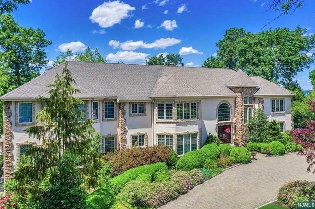 554 Hampton Hill Rd, Franklin Lakes, NJ 07417