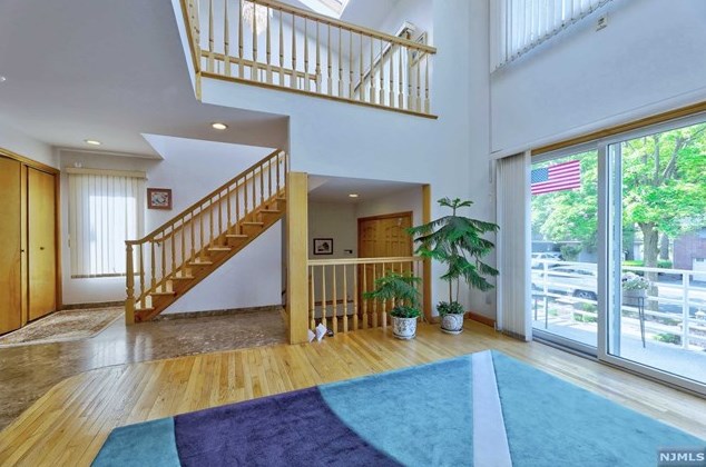 257 Harmon Ave, West Fort Lee, NJ 07024-5264
