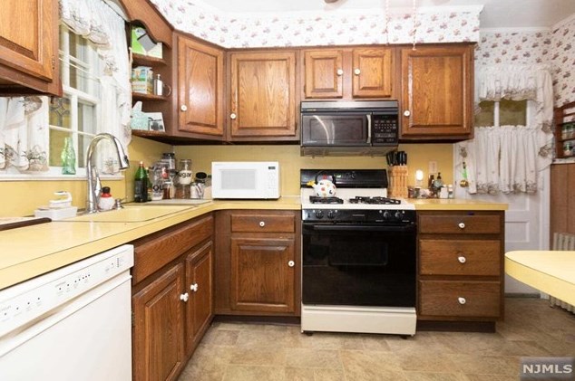 60 Conklin Ave, Hillsdale NJ  07642-2245 exterior