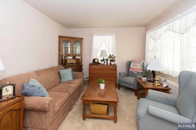 60 Conklin Ave, Hillsdale NJ  07642-2245 exterior