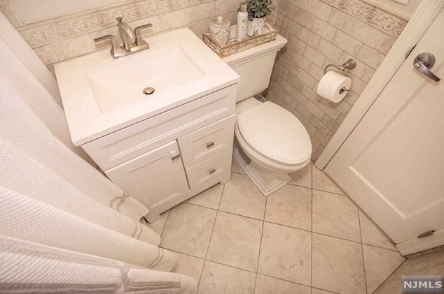 217 David Hooper Pl, Westwood NJ  07675-1909 exterior