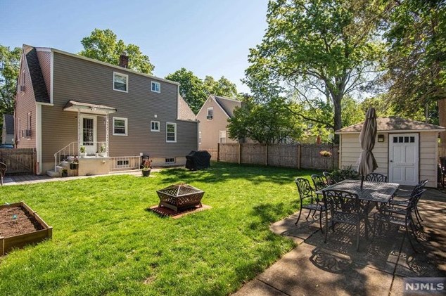 217 David Hooper Pl, Westwood NJ  07675-1909 exterior
