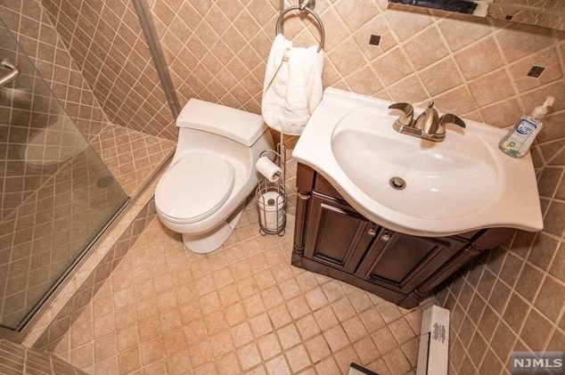 217 David Hooper Pl, Westwood NJ  07675-1909 exterior