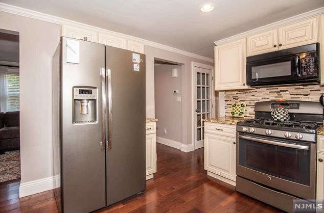 217 David Hooper Pl, Westwood NJ  07675-1909 exterior