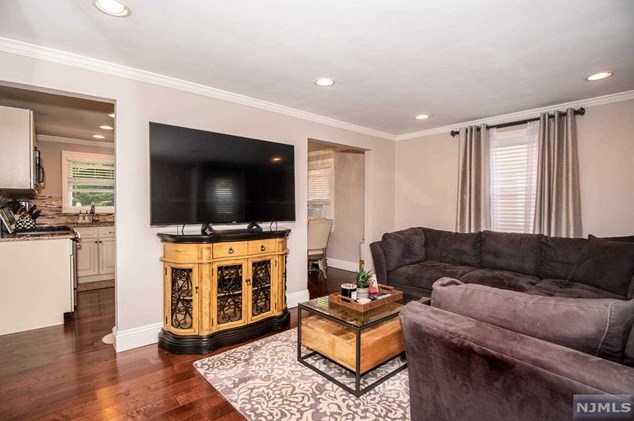 217 David Hooper Pl, Westwood NJ  07675-1909 exterior