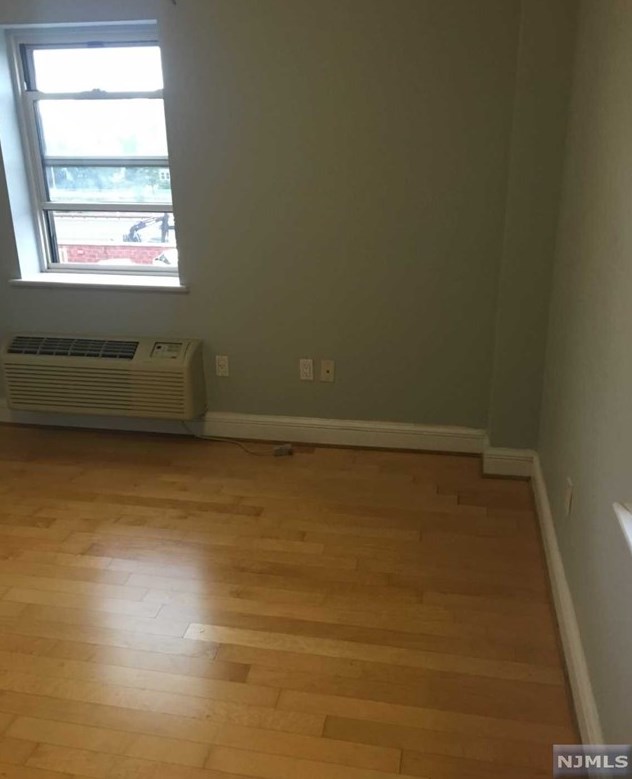 70 S Munn Ave Apt 305, East Orange, NJ 07018
