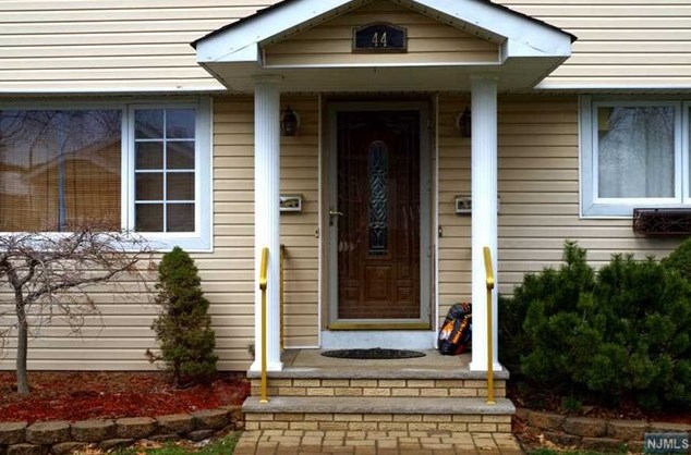 44 Scoles Ave, Clifton NJ  07012-1250 exterior