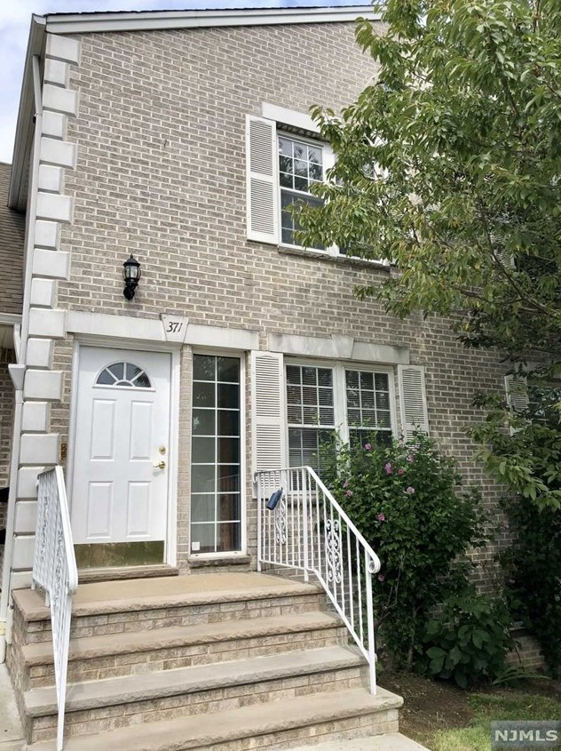 371 Wilson Ave #1st Fl, West Fort Lee, NJ 07024
