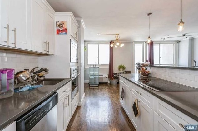 100 Manhattan Ave #1909, Union City, NJ 07087