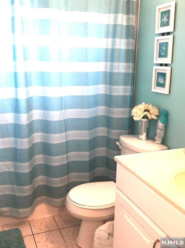 605 Grove St, Clifton NJ  07013-3818 exterior