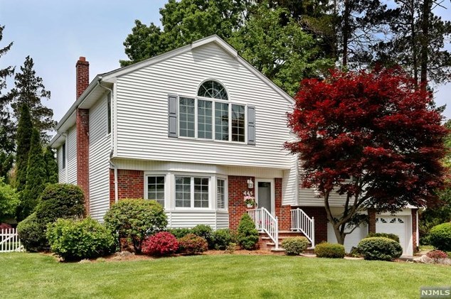 445 3rd St, Oradell, NJ 07649