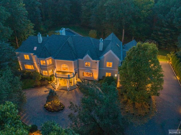 5 Burning Hollow Rd, Upper Saddle River, NJ 07458