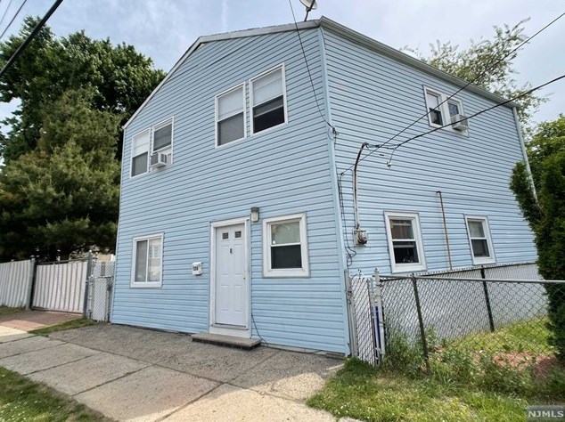 15 Gaston Ave, Outwater, NJ 07026