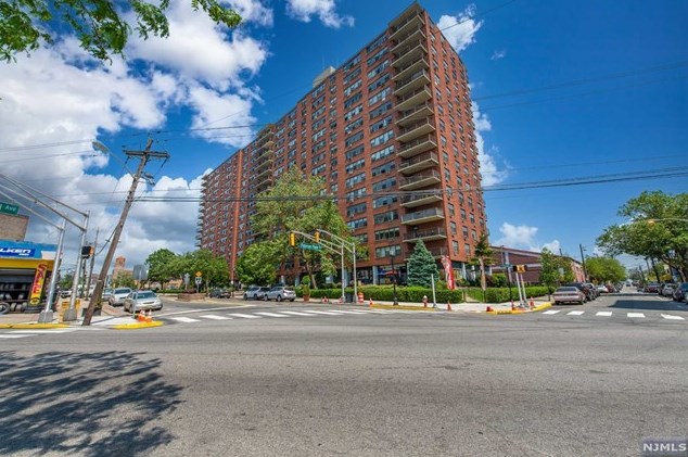 500 Central Ave #913, Union City, NJ 07087