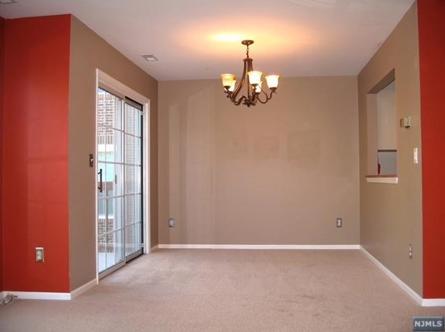 1410 Westgate Dr, West Fort Lee, NJ 07024-2155