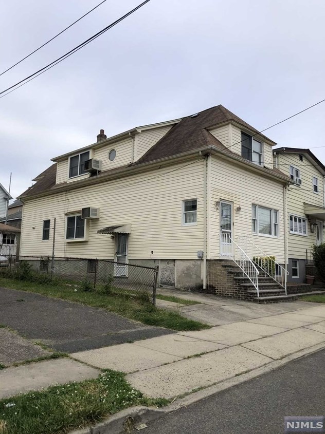 130 Shaw St, Outwater, NJ 07026