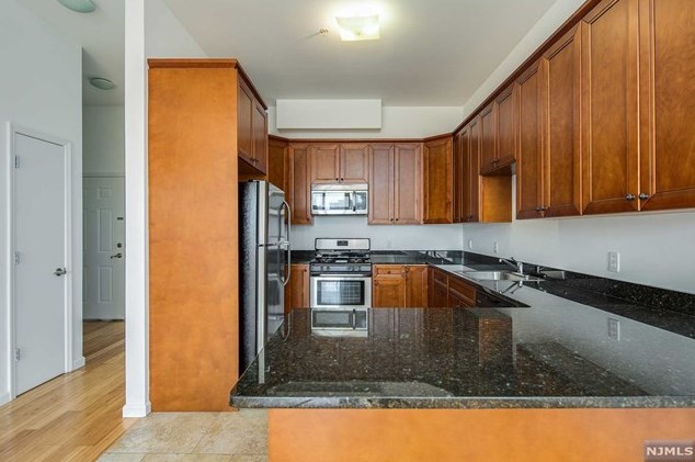 5005 Palisade Ave #304, West New York, NJ 07093