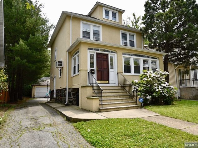 1612 Center Ave, West Fort Lee, NJ 07024