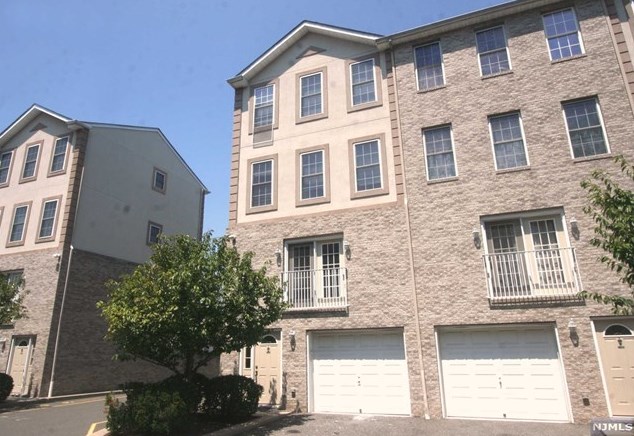 15 Zabriskie St Apt 10, Hackensack, NJ 07601