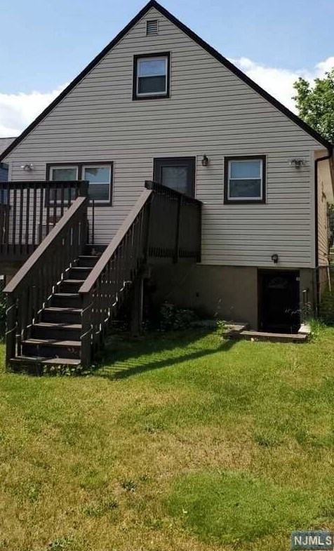 515 8th St, Carlstadt, NJ 07072