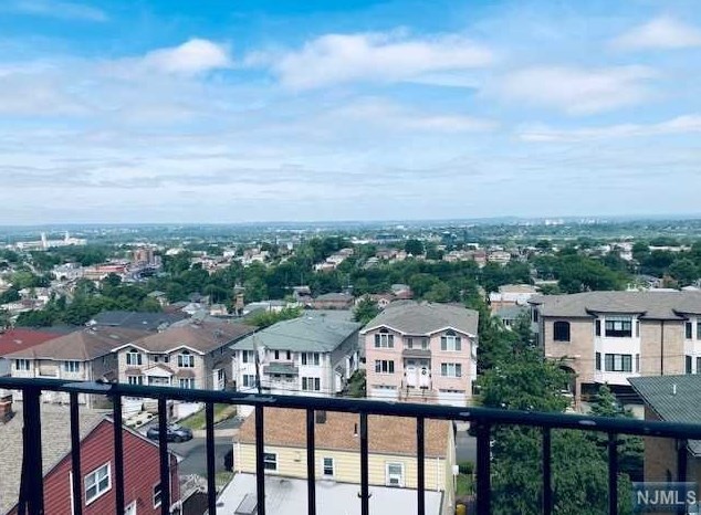 233 12th St #3g, Palisades Park, NJ 07650