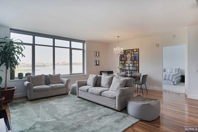 8100 River Rd #307, North Bergen, NJ 07047