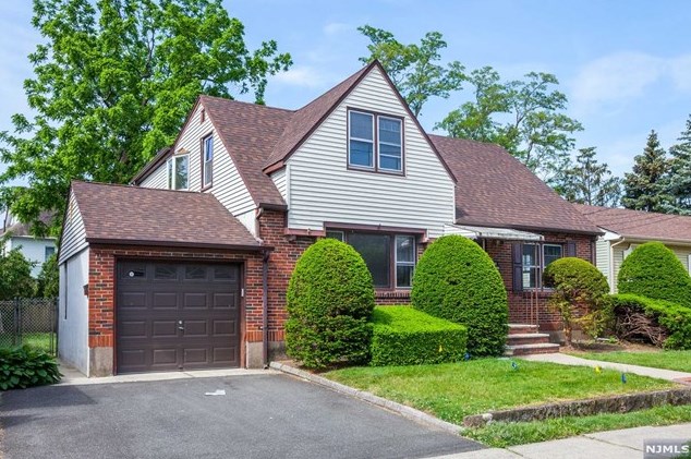 9 Orchard Pl, Maywood, NJ 07607-1835