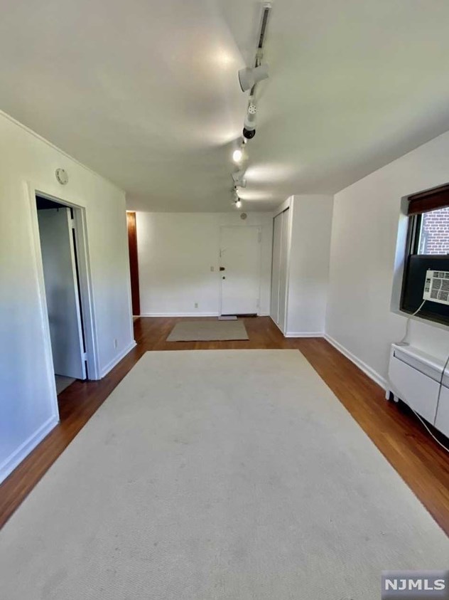 400 Park Pl #5j, West Fort Lee, NJ 07024