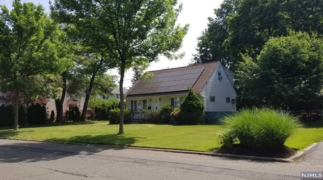 2 Ehret St, Paramus, NJ 07652
