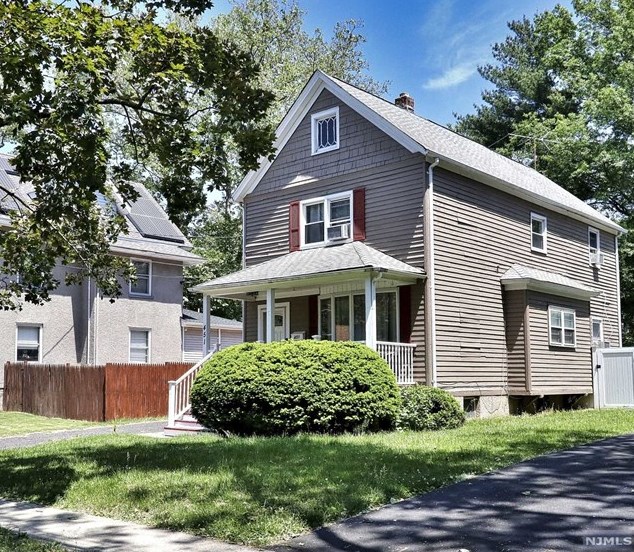 451 River Rd, Bogota, NJ 07603