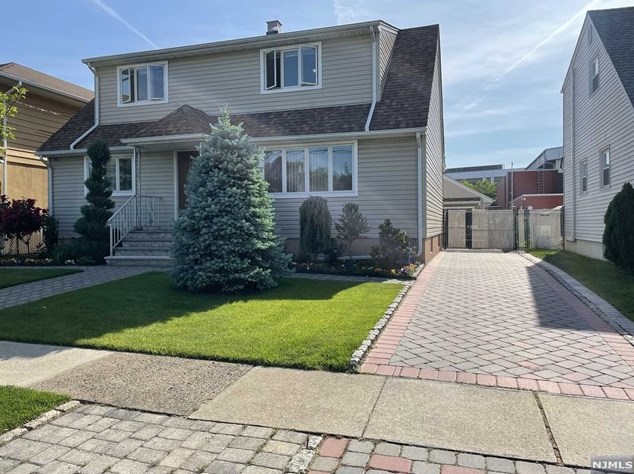 219 Ray St #2, Outwater, NJ 07026