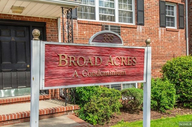 355 Broad St, Clifton NJ  07013-1314 exterior