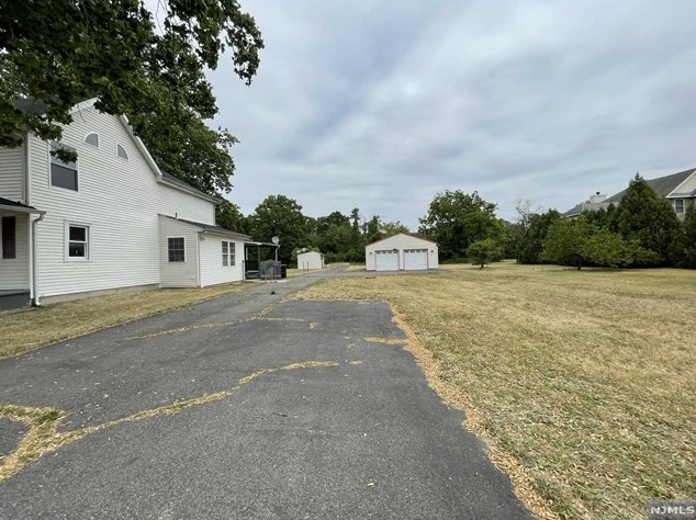 1604 Perkins Ln, Beverly, NJ 08010
