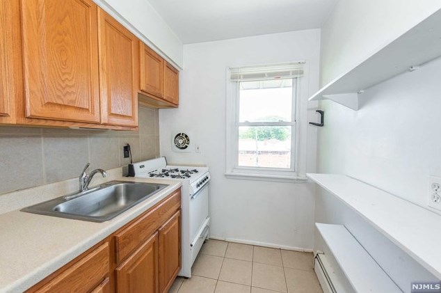325 Grantwood Blvd Apt 6b, Palisades Park, NJ