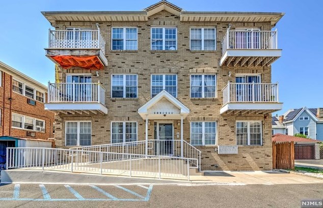 109-111 W Jersey St, Elizabeth, NJ 07202