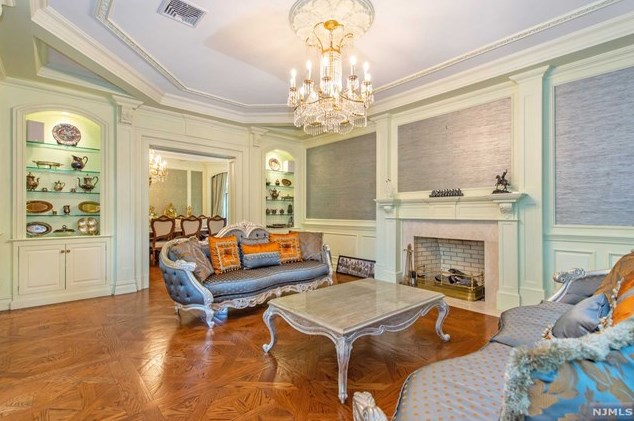 550 Summit St, Englewood NJ  07632-3013 exterior