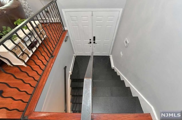 37 Concord St, Dumont, NJ 07628