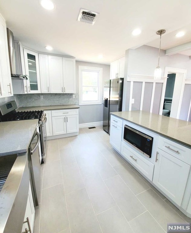 39 Lindley Ave, Tenafly NJ  07670-2816 exterior