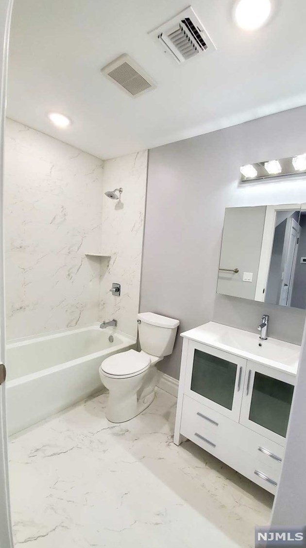 39 Lindley Ave, Tenafly NJ  07670-2816 exterior