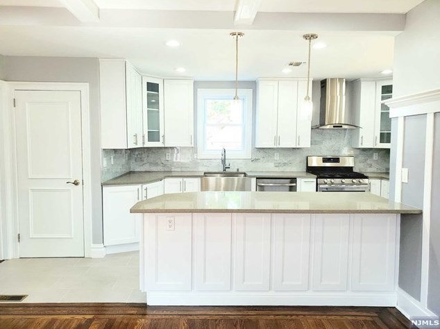 39 Lindley Ave, Tenafly NJ  07670-2816 exterior