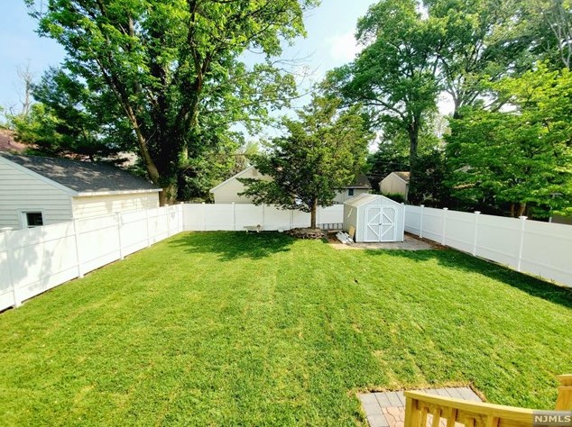 39 Lindley Ave, Tenafly NJ  07670-2816 exterior