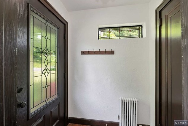 23 Rock Rd, Ridgewood, NJ 07452