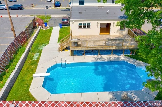 754 Banta Pl, Ridgefield, NJ 07657